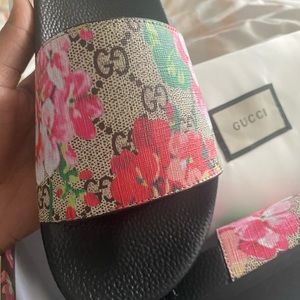Gucci Bloom Slides Size 8